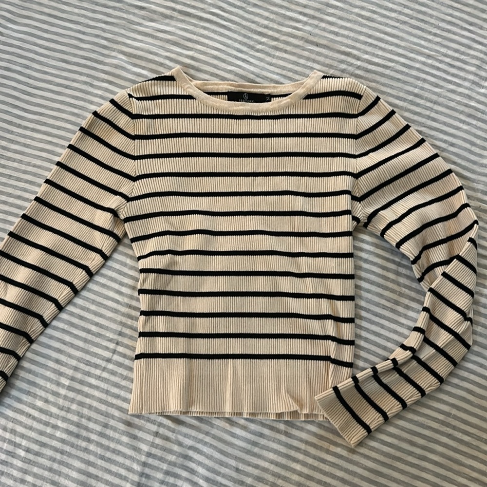 Two piece striped sweater and skirt set size medium - Picture 9 of 10